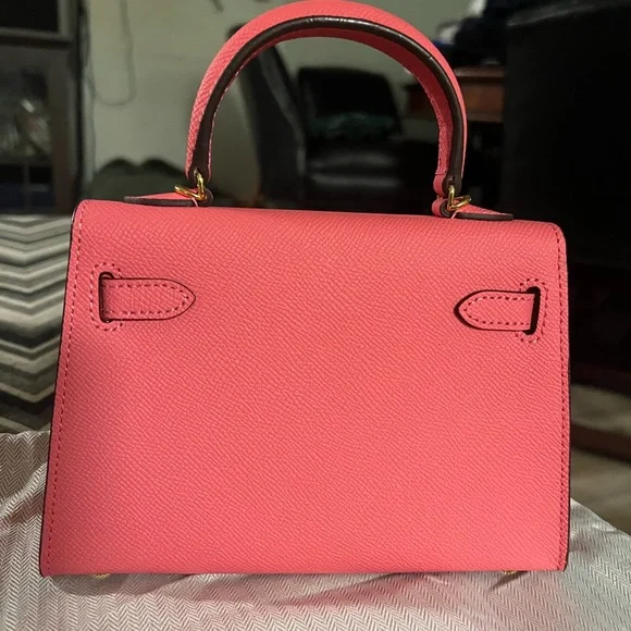 Elegant Pink Handbag - Picture 2 of 4